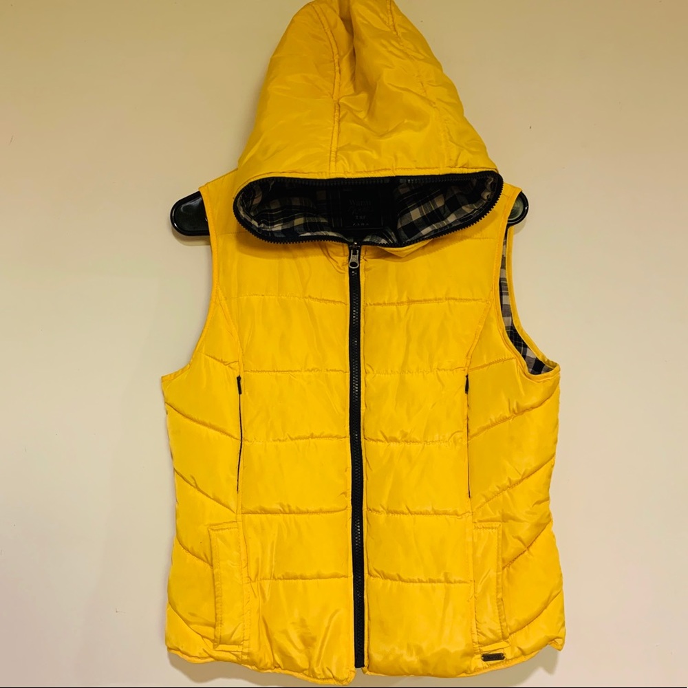 ZARA TRF Warm Wear Yellow Puffer Hooded Gilet Vest